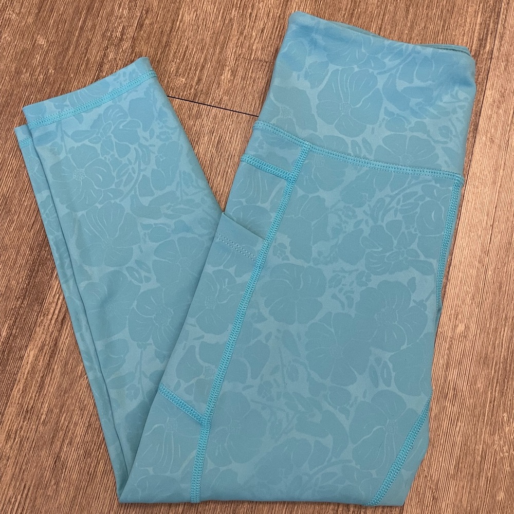 ZYIA Active Cropped Blue Floral Leggings with Pockets